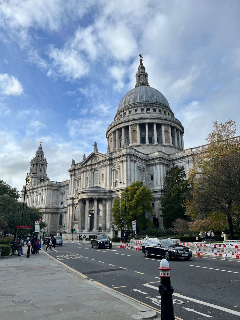 Iconic London Landmarks: Must-See Attractions for Your Itinerary